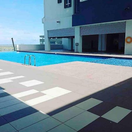 Orked Vanda, 3 Bedroom Apartment, Seaview Netflixwifiyoutube Kuala Terengganu Exteriör bild