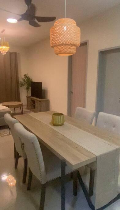 Orked Vanda, 3 Bedroom Apartment, Seaview Netflixwifiyoutube Kuala Terengganu Exteriör bild