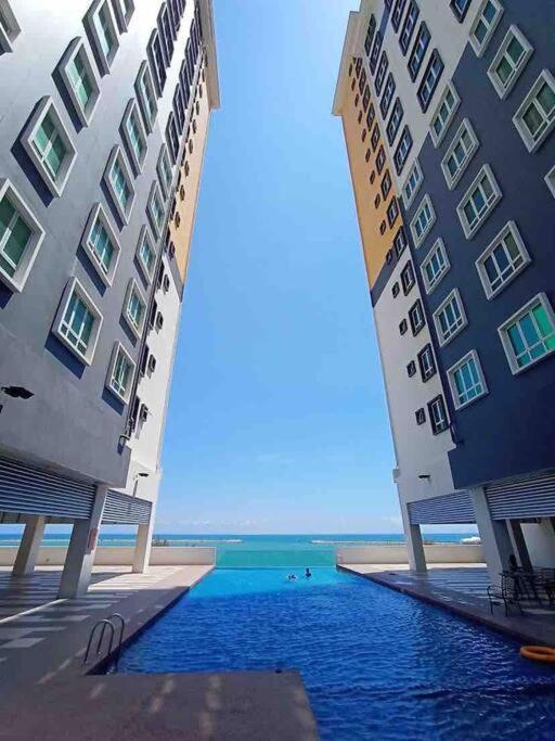 Orked Vanda, 3 Bedroom Apartment, Seaview Netflixwifiyoutube Kuala Terengganu Exteriör bild